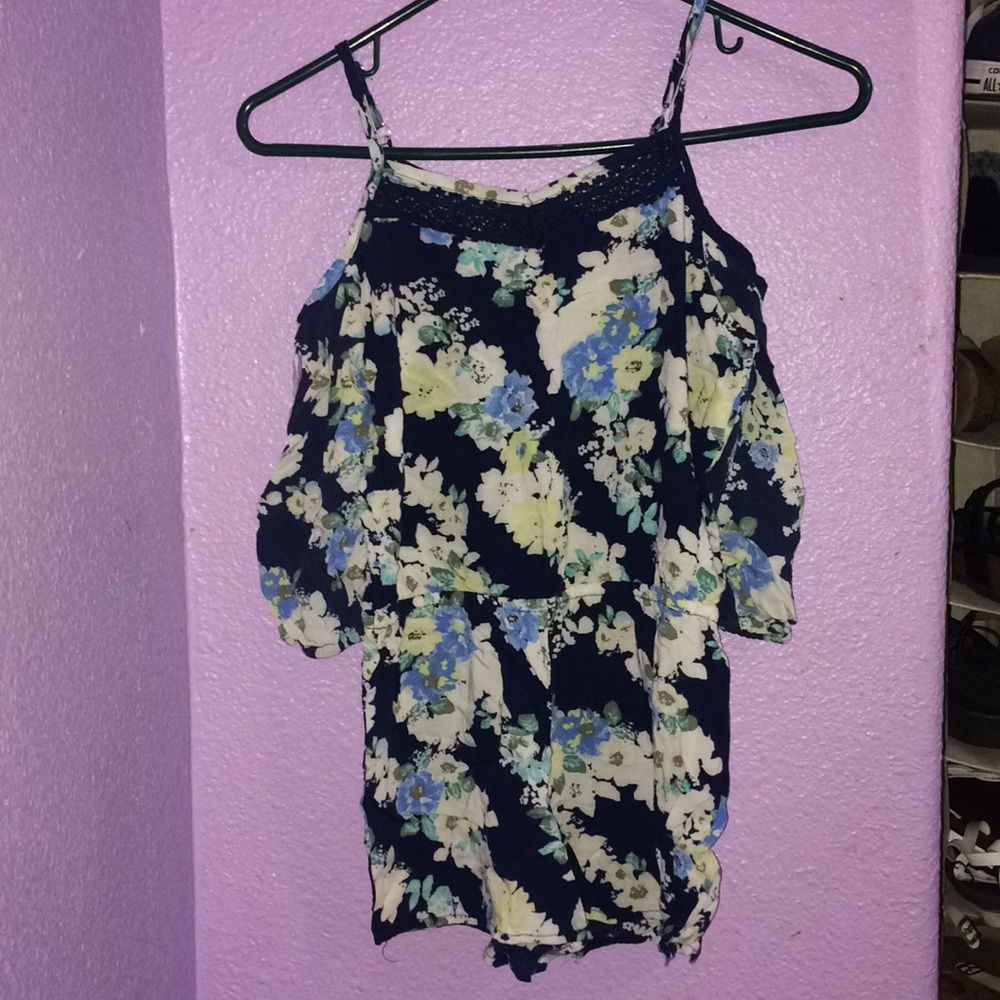 im selling a really cute romper!